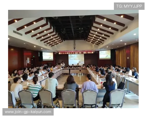 琑队如何完善青训导师的继续教育与实践培训计划，指导青年教师成长及培养培训任务承担情况